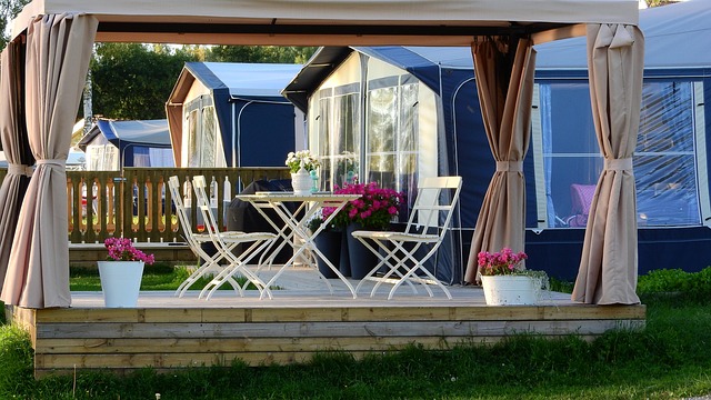 dřevěná pergola se závěsem